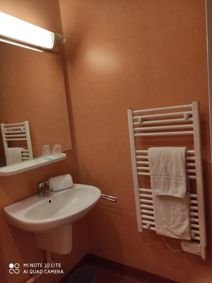 Viviers Hostellerie Charles De Foucauld מראה חיצוני תמונה